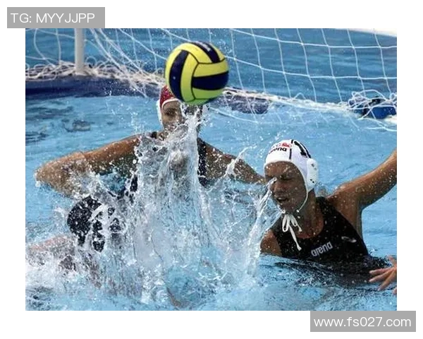 女子水球对决中国队挑战匈牙利队争夺世界冠军荣耀